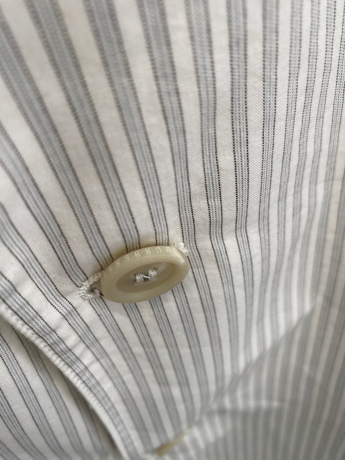 Burberry white stripped jacket (L)