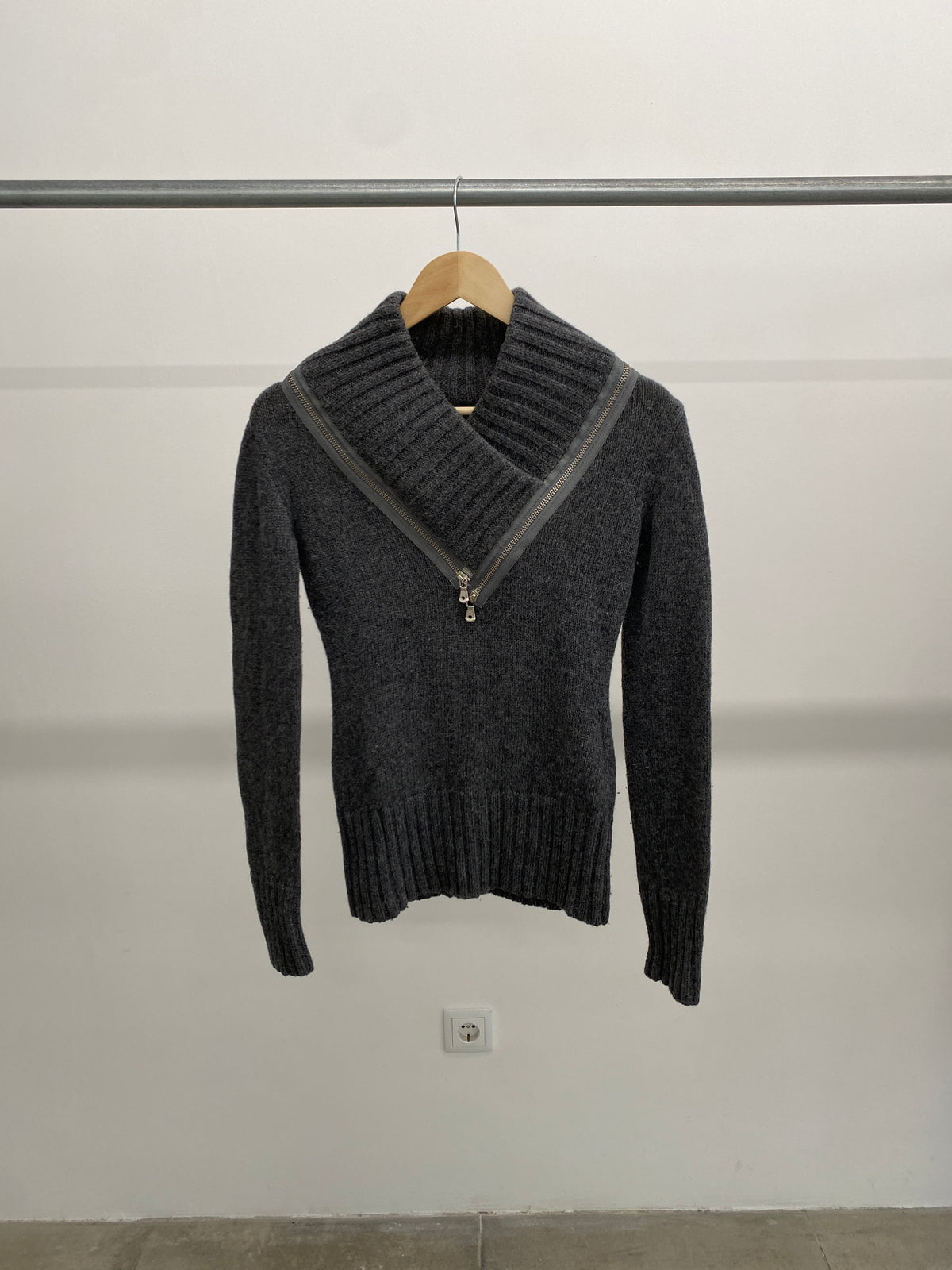 Dolce & Gabbana Fall/Winter 2003 wool jumper (38)