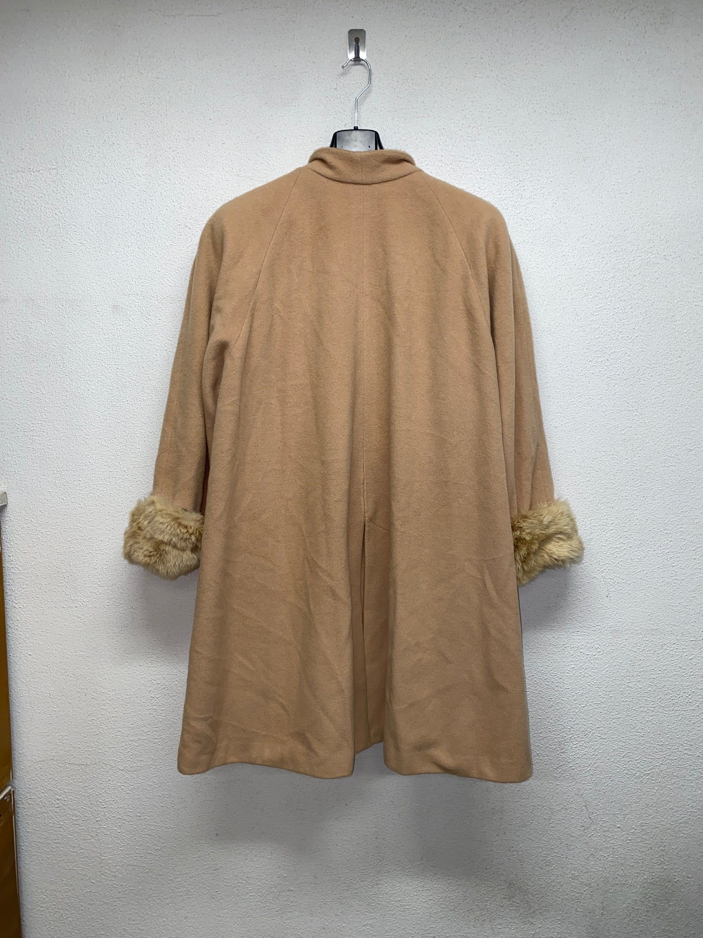 BETTY BARCLAY beige cashmere coat (L)