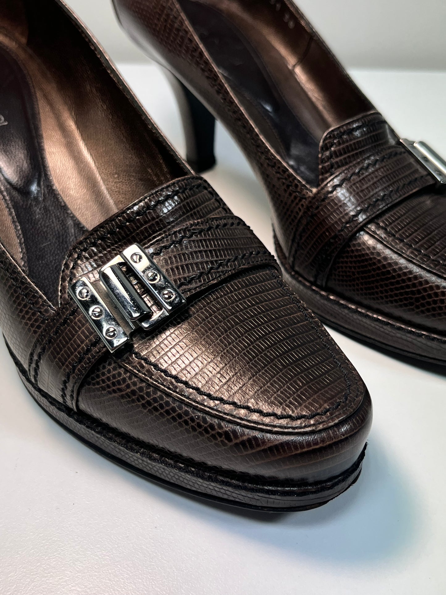 SERGIO ROSSI leather belted pumps (38IT/39FR)