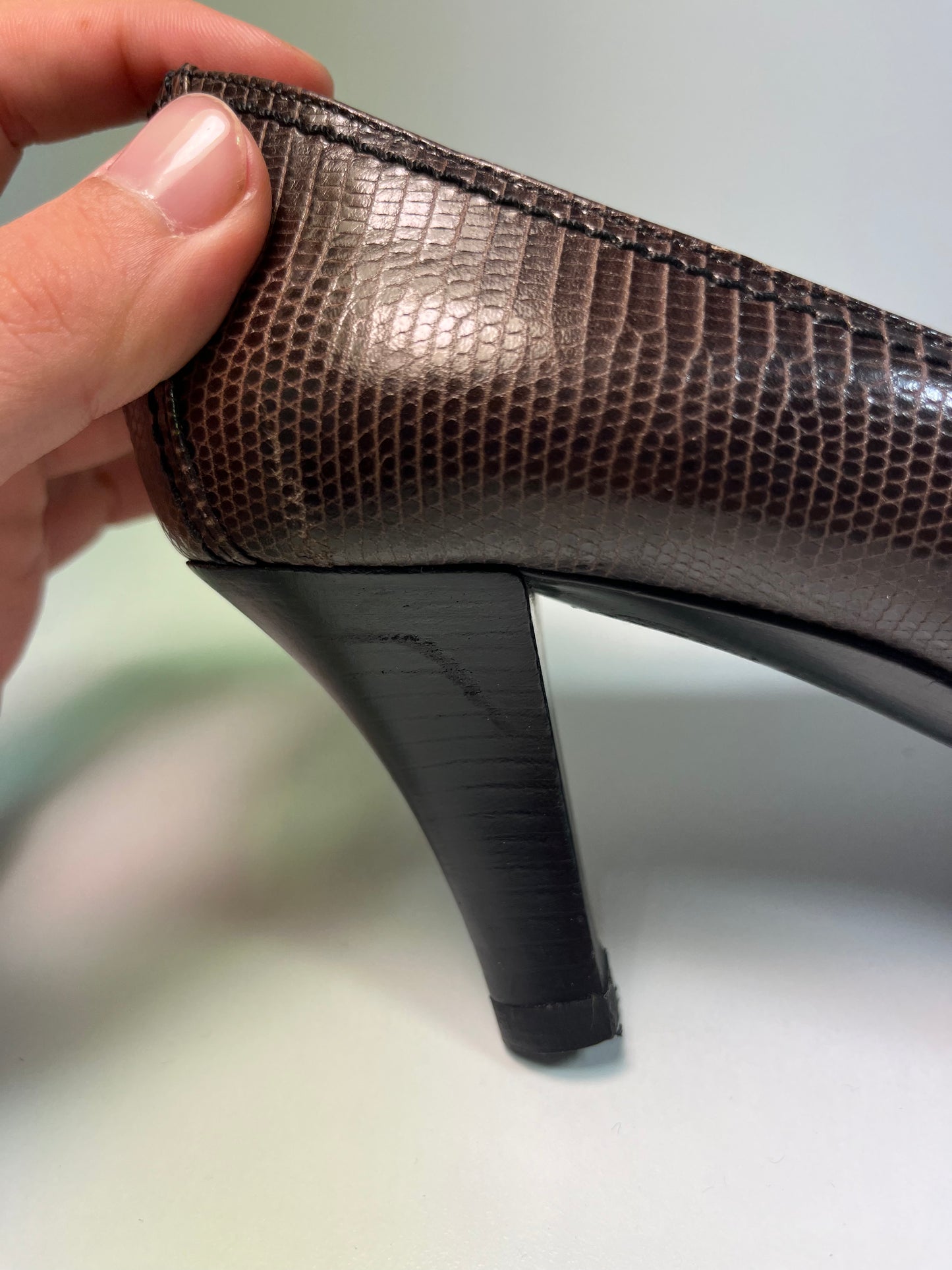 SERGIO ROSSI leather belted pumps (38IT/39FR)