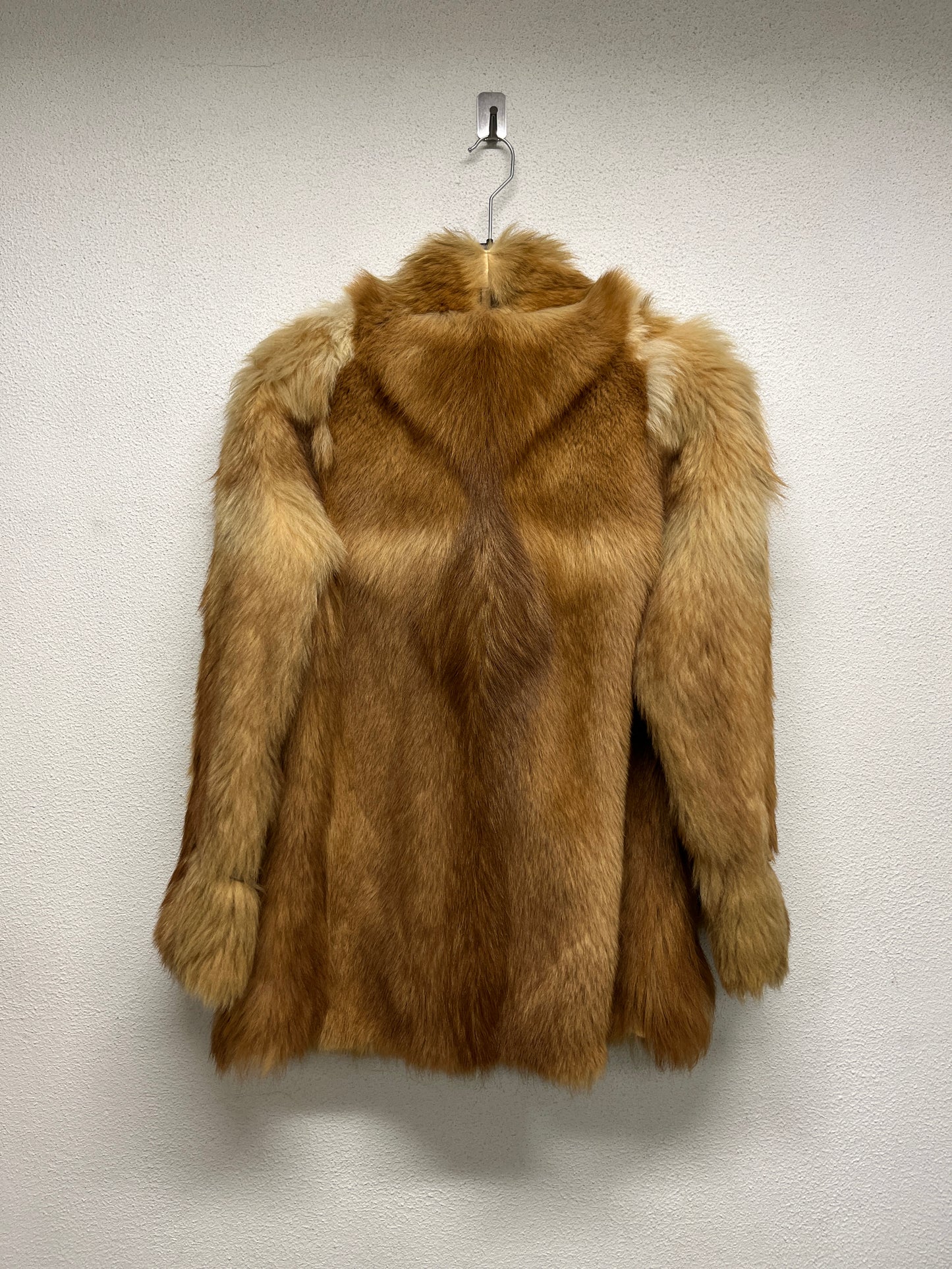 VINTAGE camel-brown real fur coat with string details (M-XL)