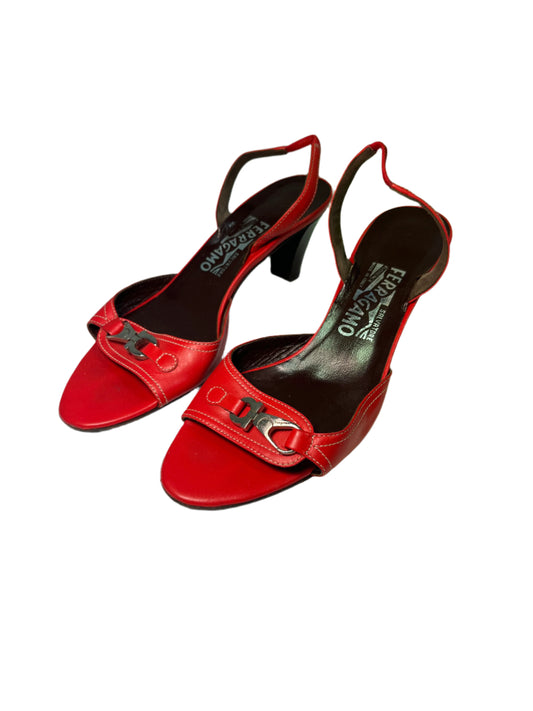 FERRAGAMO red leather sandals (39)