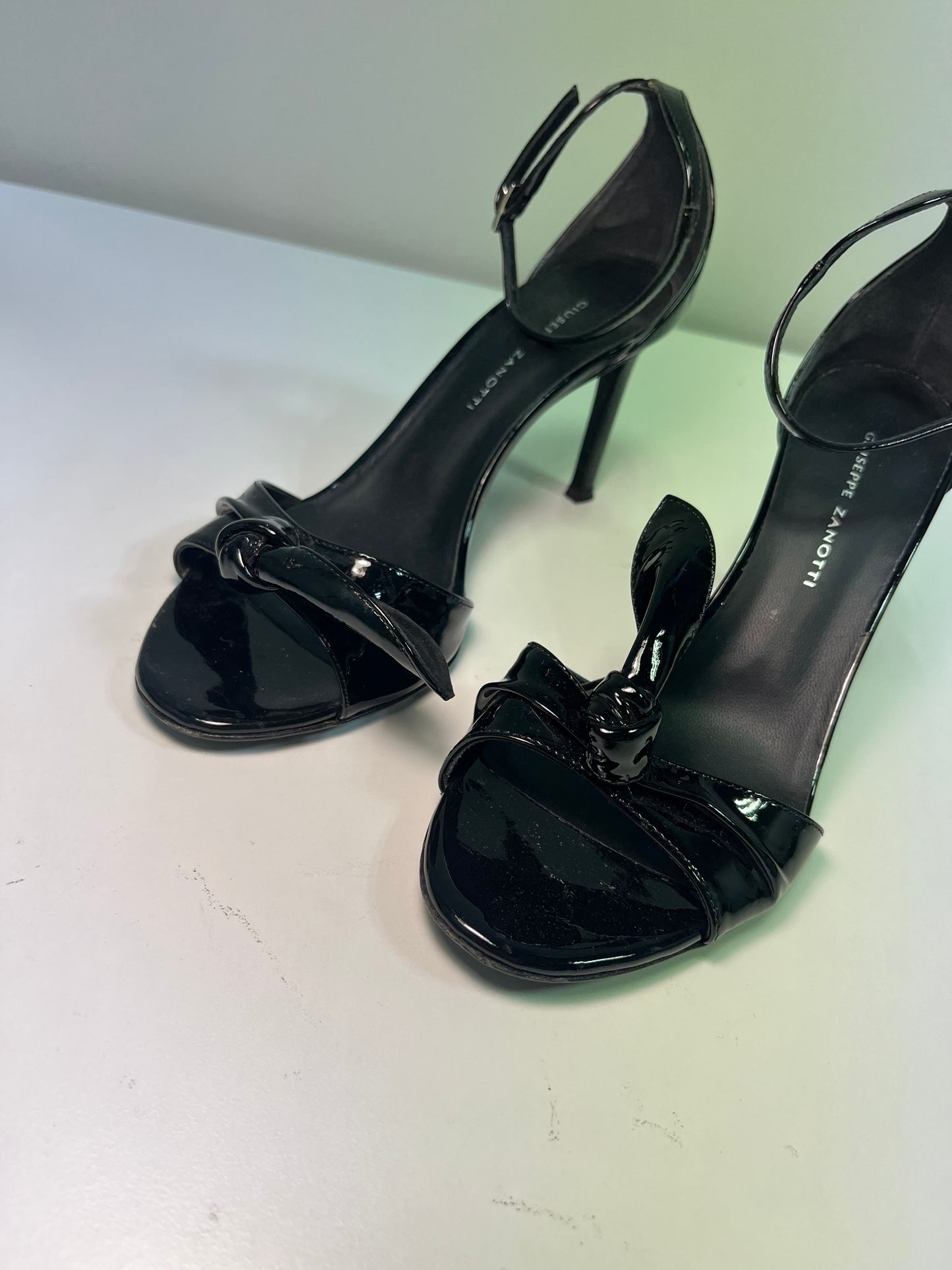 GIUSEPPE ZANOTTI black leather heels (38IT/39EU)