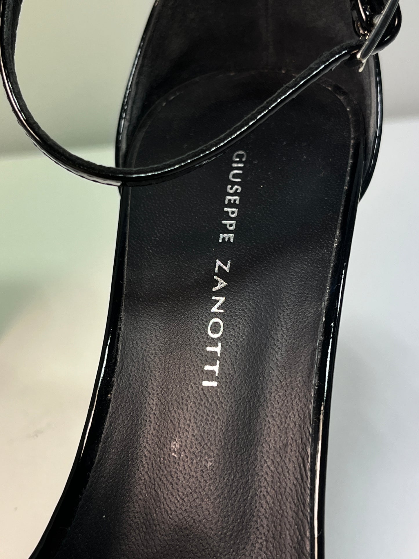GIUSEPPE ZANOTTI black leather heels (38IT/39EU)