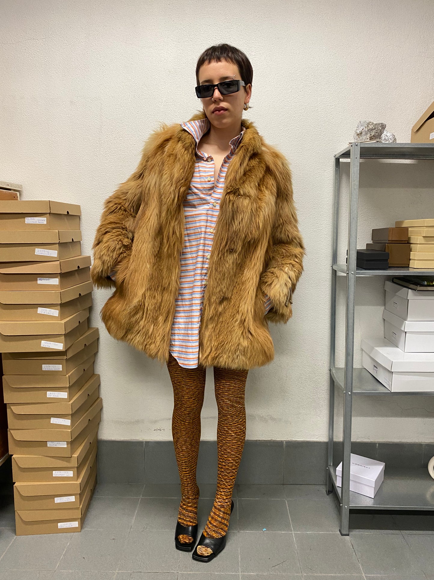 VINTAGE camel-brown real fur coat with string details (M-XL)