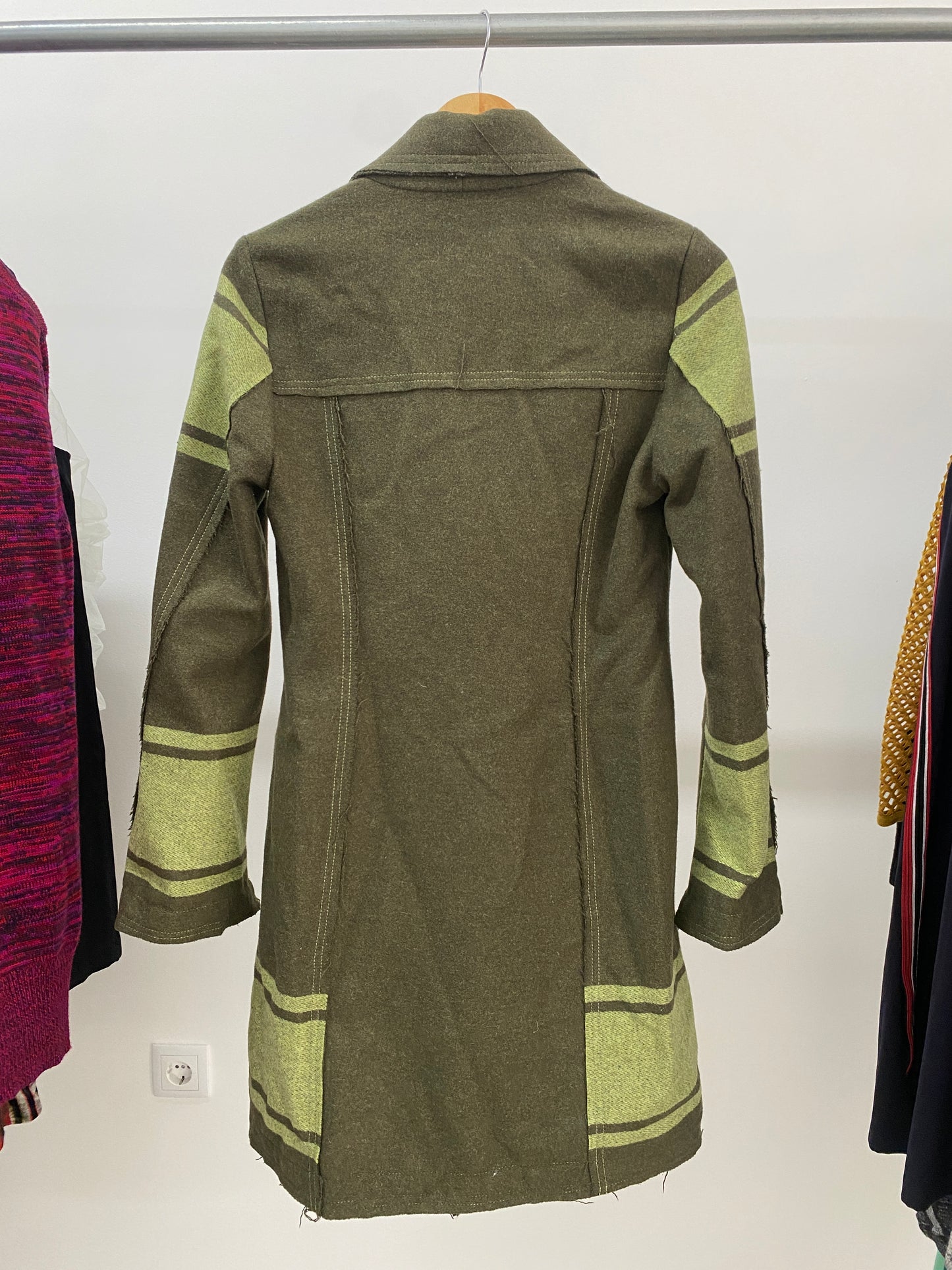 VINTAGE wool trench coat (M)