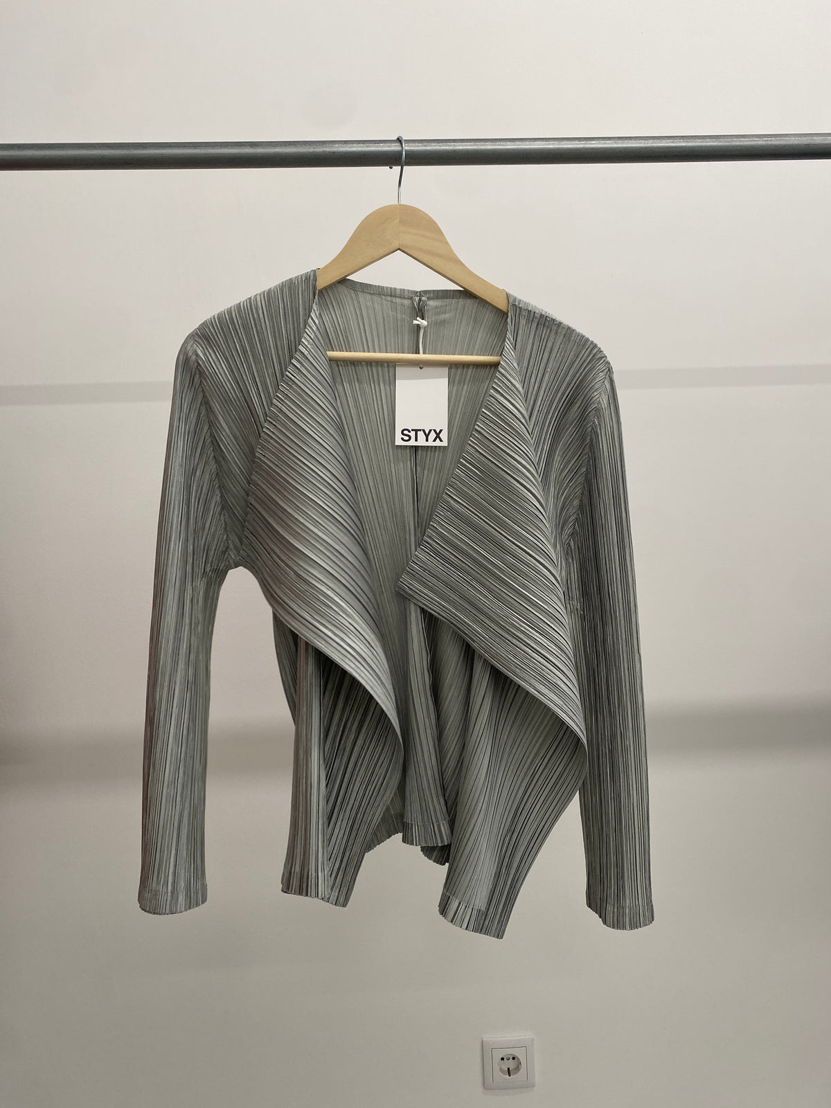 Issey Miyake Pleats Please silver top (L)