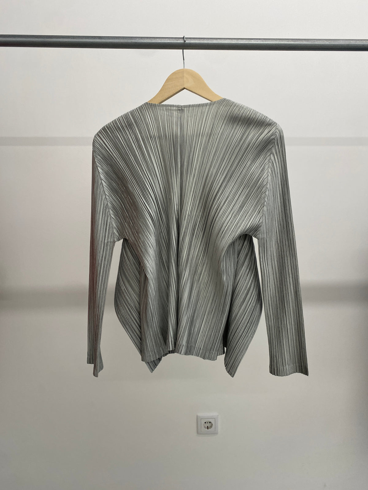 Issey Miyake Pleats Please silver top (L)
