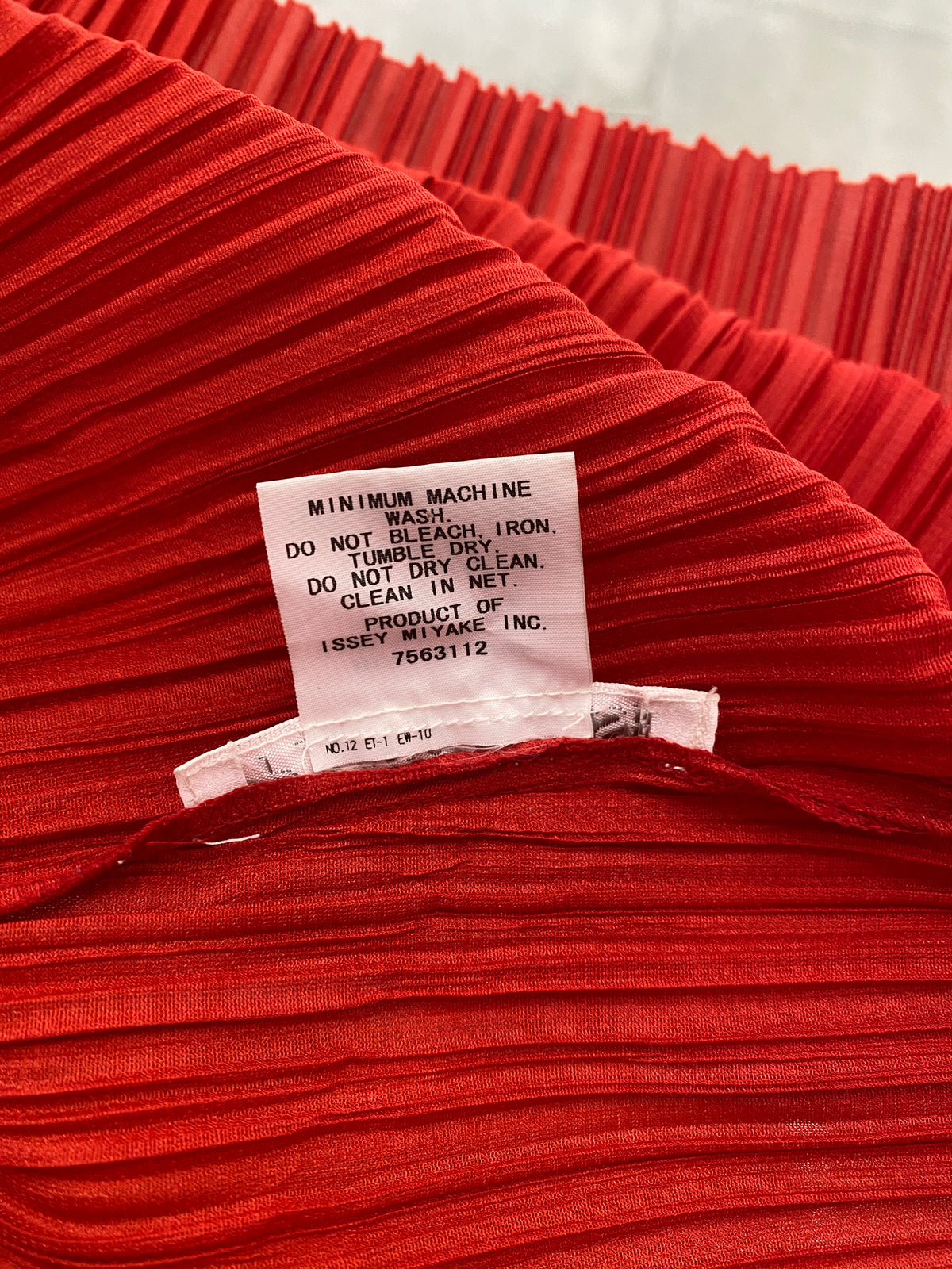 Issey Miyake Pleats Please AW99 red top (M)