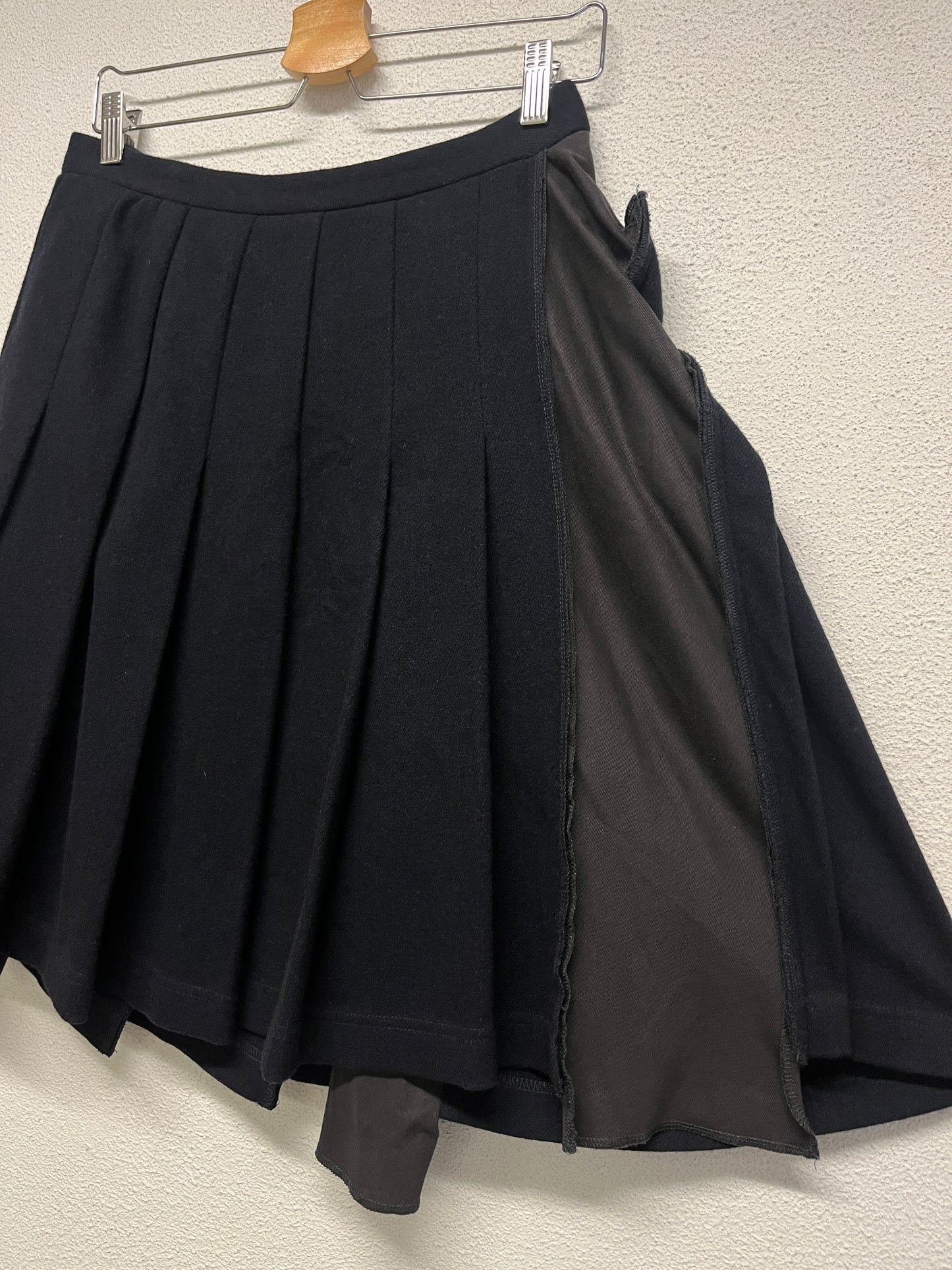 COMME DES GARÇONS black wool skirt (XL)