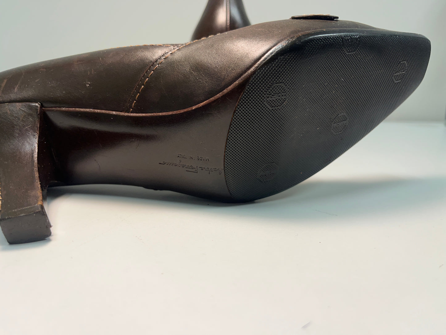 FERRAGAMO leather belted squared toe kitten pumps (39)